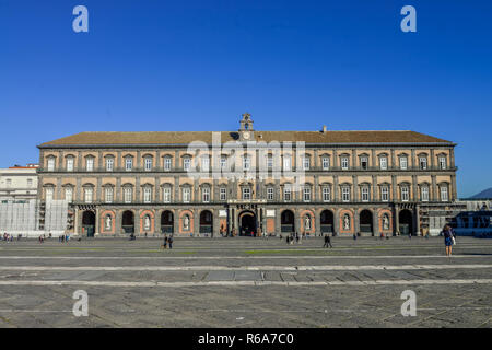 Palazzo Reale, Palazzo reale e Piazza del Plebiscito, Napoli, Italia, Koenigspalast, Palazzo Reale, Neapel, Italien Foto Stock