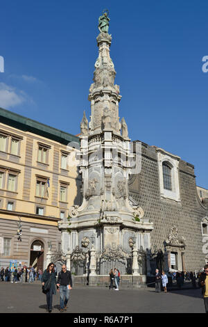 Obelisco, Piazza del Gesu Nuovo, Napoli, Italia, Neapel, Italien Foto Stock