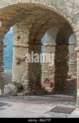 Impressioni da Piazza probabilmente la più notevole parte del Comune di Borgio Verezzi Foto Stock