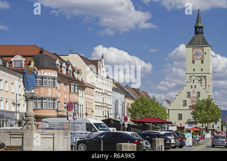 La parte inferiore del distretto bavarese città di Deggendorf è anche noto come il gateway per la foresta bavarese a causa della sua posizione nella Valle del Danubio a foo Foto Stock