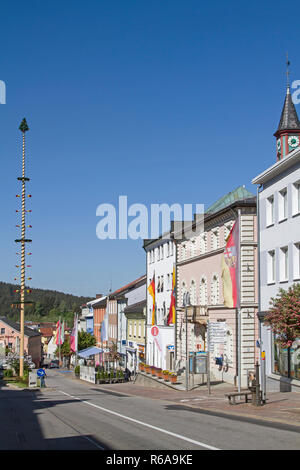 Abbassare la città bavarese Zwiesel è situato nella foresta bavarese ed è World-Famous per il vetro in Foto Stock