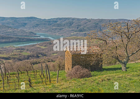Il Jez Butonica è un idilliaco serbatoio in Istria centrale Foto Stock