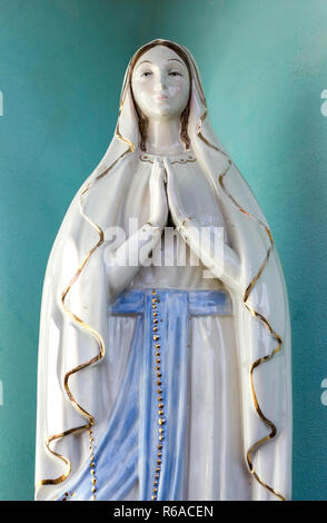 Vergine Maria statua Foto Stock