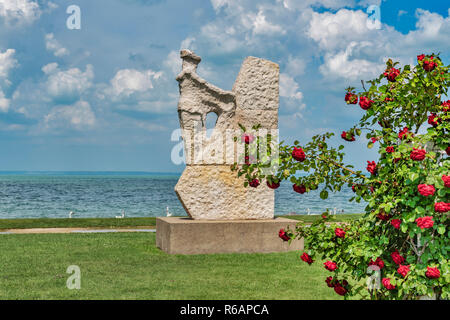 La statua sirenetta del Lago di Balaton è stato creato nel 1974 da Tibor Vilt, Siofok, Somogy county, Sud oltre Danubio, Ungheria, Europa Foto Stock