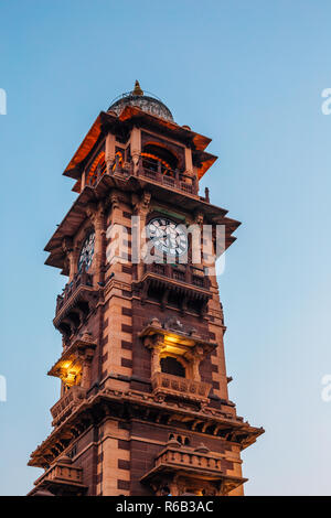Torre dell Orologio (Ghanta Ghar) a Sardar Mercato di Jodhpur, India Foto Stock