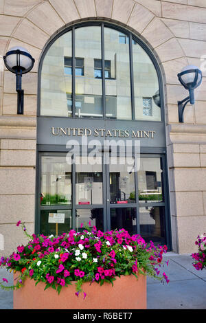 Stati Uniti Menta, noi Menta, edificio, porta, Dipartimento del Tesoro, Denver, Colorado, STATI UNITI D'AMERICA Foto Stock