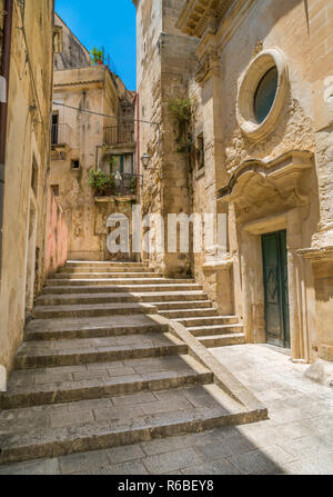 Vista panoramica a Ragusa Ibla con la Chiesa di Santa Maria dell'Itria. La Sicilia Il sud dell'Italia. Foto Stock