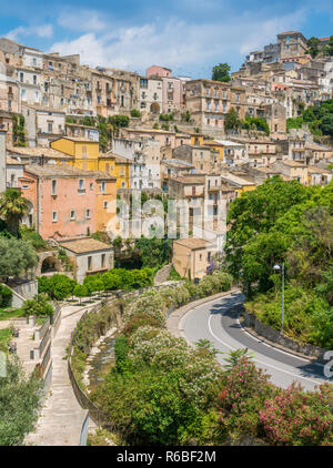 Vista panoramica di Ragusa Ibla, cittadina barocca in Sicilia (Sicilia), il sud dell'Italia. Foto Stock