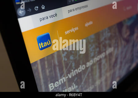Banco Itau, banca brasiliana, logo sul suo sito web è mostrato su un computer portatile schermo Foto Stock