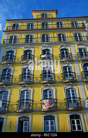 Casa tipica facciata a Lisbona, Portogallo, distretto: Alfama Foto Stock