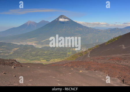 Guatemala, Volcan de Agua, uno stratovulcano situato nel dipartimento di Sacatepequez Foto Stock