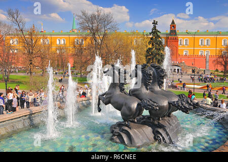 Russia, Mosca, Fontana di cavalli da Zurab Tsereteli In Alexander Garden a Mosca, Russia Foto Stock