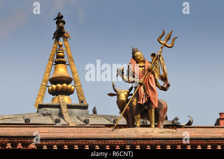 Il Nepal, Kathmandu, Shiva, il dio Hindu Statua in Durbar Square Foto Stock