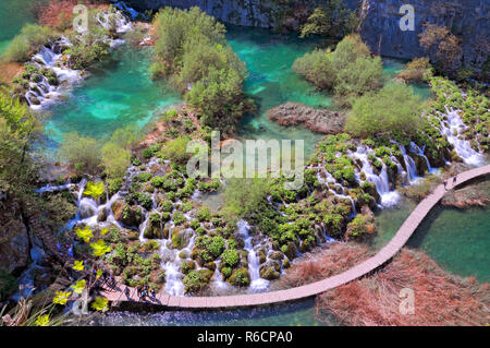 Il Parco Nazionale dei Laghi di Plitvice, uno dei più antichi parchi nazionali in Europa sud-orientale e il Parco Nazionale più grande in Croazia Foto Stock