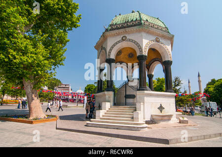 Fontana di tedesco in Piazza Sultanahmet, l'antico ippodromo di Costantinopoli, Istanbul, Turchia Foto Stock