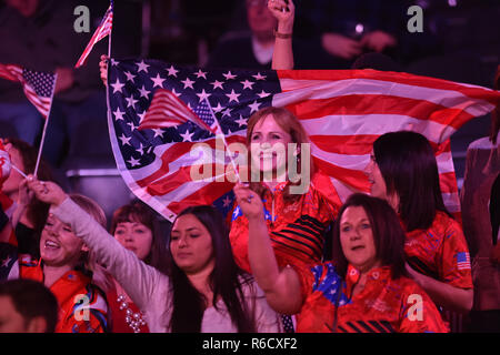 Londra, Regno Unito. 04 Dic, 2018. I tifosi durante il Partypoker Mosconi Cup 2018: il giorno 1 evento a Alexandra Palace Martedì, 04 dicembre 2018. Londra, Inghilterra. (Solo uso editoriale, è richiesta una licenza per uso commerciale. Nessun uso in scommesse, giochi o un singolo giocatore/club/league pubblicazioni.) Credito: Taka G Wu/Alamy News Credito: Taka Wu/Alamy Live News Foto Stock