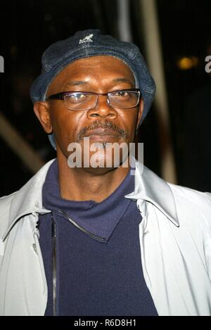 Los Angeles, Stati Uniti d'America. 23 feb 2004. (Dpa) - attore statunitense Samuel L. Jackson arriva alla premiere del suo ultimo film, "Twisted', a Los Angeles, Stati Uniti d'America, 23 febbraio 2004. Il thriller apre il 27 febbraio negli Stati Uniti. | Utilizzo di credito in tutto il mondo: dpa/Alamy Live News Foto Stock