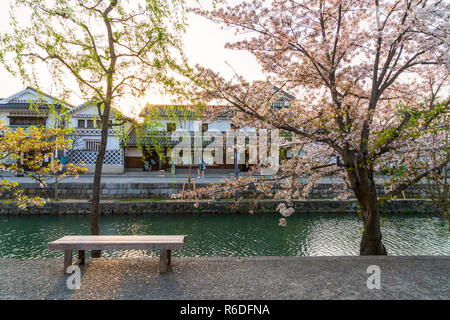 Kurashiki Canal e il Bikan quartiere storico, Kurashiki, Giappone Foto Stock