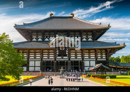 Il Tempio Todaiji è un tempio buddista complessa, che una volta era uno dei potenti sette grandi templi, situato nella città di Nara, Giappone Foto Stock