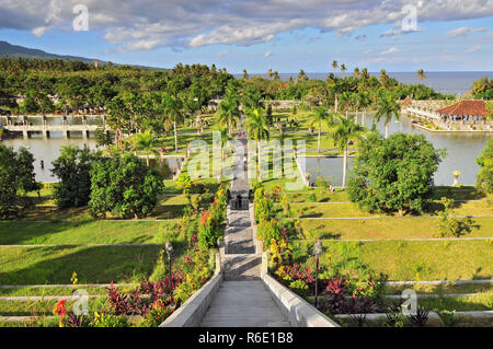 Panorama di Tirtagangga Taman Ujung acqua Palace di Bali, Indonesia Foto Stock