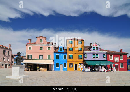 Piazza Baldassare Galuppi Burano Isola Italia Foto Stock