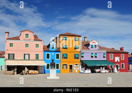 Piazza Baldassare Galuppi Burano Isola Italia Foto Stock