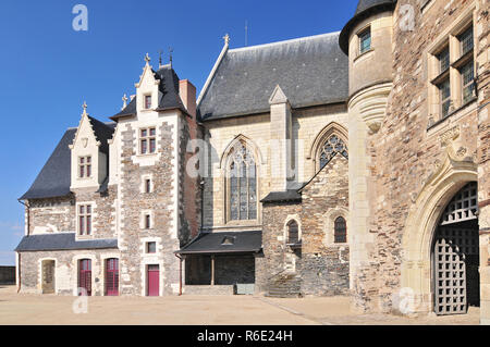 Il 15Th-Century Cappella Chateau D'Angers è un castello nella città di Angers nella Valle della Loira nel dipartimento di Maine-Et-Loire in Francia Foto Stock