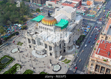 Palacio de Bellas Artes o il Palazzo delle Belle Arti, un famoso teatro,museo e luogo in cui ascoltare musica in Città del Messico Foto Stock