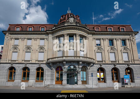 Postplatz e il principale ufficio postale in Zug, Svizzera Foto Stock