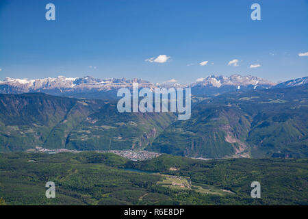 Caldaro sulla Strada del vino,alto adige,Italia Foto Stock