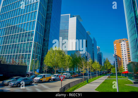 SANTIAGO, Cile - 16 ottobre 2018: edifici per uffici a distretto finanziario noto come Nueva Las Condes in Rosario Norte Street, Las Condes de Santiago de Cile Foto Stock