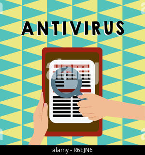 La scrittura della nota mostra Antivirus. Business photo presentazione di software progettato per rilevare e distruggere i virus informatici tenere in mano la lente di ingrandimento Leggi Arte Foto Stock