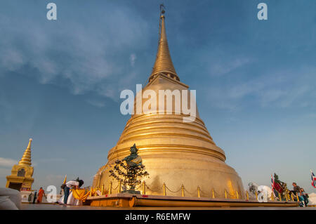 La cupola del Golden Mount Temple (Wat Saket) a Bangkok, in Thailandia Foto Stock