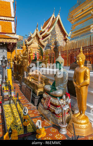 Immagine del Buddha di smeraldo Wat Phrathat Doi Suthep, altamente venerato tempio buddista in Chiang Mai Thailandia Foto Stock