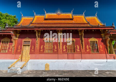 Wat Sen, Luang Prabang noto anche come il Wat Sene Souk Haram è un tempio buddista situato in Luang Phrabang, Laos Foto Stock