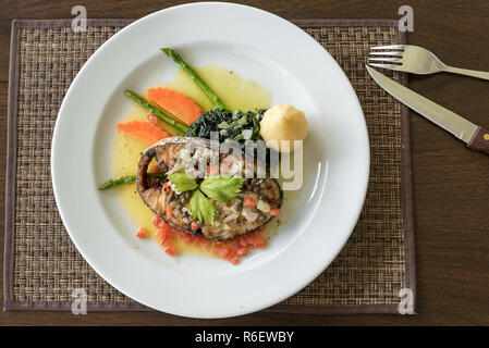 Fritto Bistecca di sgombro Foto Stock