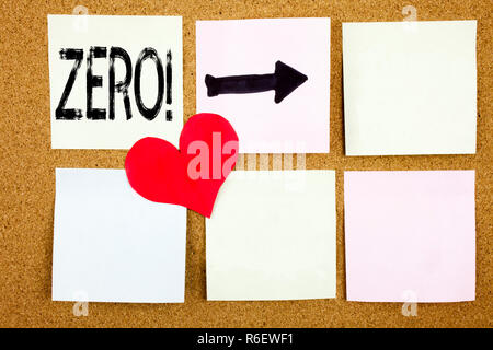 Mano concettuale di scrittura di testo Didascalia ispirazione che mostra il concetto di zero per Zero Zero Zero Tolleranza e amore scritte su sfondo di legno, promemoria sfondo con spazio di copia Foto Stock