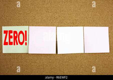 Mano concettuale di scrittura di testo Didascalia ispirazione mostra zero il concetto di Business per Zero Zero Zero Tolleranza su la colorata nota adesiva close-up con sfondo spazio copia Foto Stock