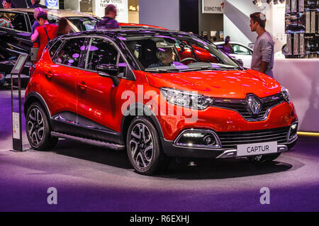 Francoforte - Settembre 2015: Renault Captur presentato al IAA International Motor Show il 20 settembre 2015 a Francoforte, Germania Foto Stock