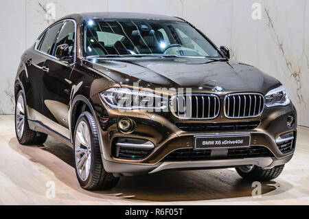 Francoforte - Settembre 2015: BMW X6 xDrive40d presentato al IAA International Motor Show il 20 settembre 2015 a Francoforte, Germania Foto Stock