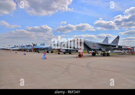 Mosca, Russia - Agosto 2015: interceptor aerei MiG-31 Foxhound presentato alla XII MAKS-2015 aviazione internazionale e lo spazio mostra il 28 agosto 20 Foto Stock