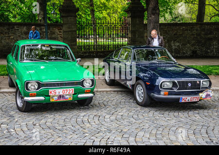 FULDA, GERMANIA - Maggio 2013: Ford Escort 1100 L e Lancia Fulvia Sport Zagato 1600 vetture retrò il 9 maggio 2013 a Fulda, Germania Foto Stock