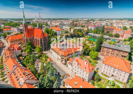 Vista panoramica della città vecchia di St Johns Cathedral Tower, Cattedrale Isola, Wroclaw, Polonia Foto Stock