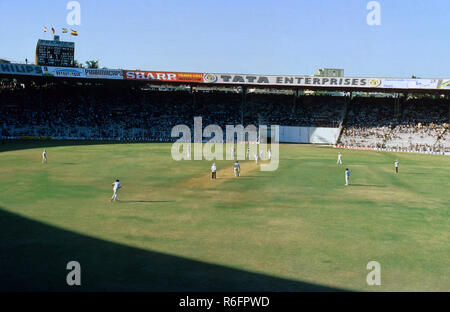 Partita di cricket a Wankhede Stadium, Mumbai Bombay, Maharashtra, India Foto Stock