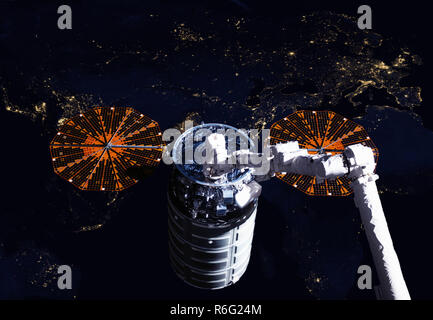 Il veicolo spaziale Cygnus in spazio aperto. Foto Stock