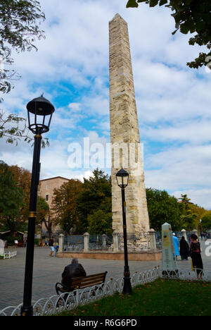 Ormedikilitas, Colonna di Costantino Porphyrogenitus murato obelisco, Ippodromo piazza Sultanahmet, Fatih, Istanbul, Turchia, Eurasia Foto Stock
