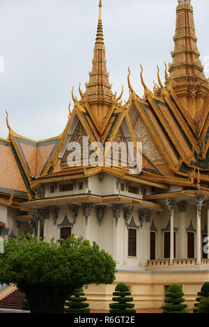 Il Trono Hall (Preah Timeang Tevea Vinicchay), Palazzo Reale di Phnom Penh, Cambogia Foto Stock