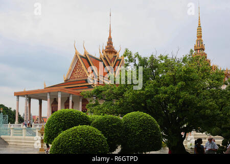 Wat Preah Keo Morokat aka Pagoda d'argento aka il Tempio del Buddha di Smeraldo, Phnom Penh Cambogia Foto Stock