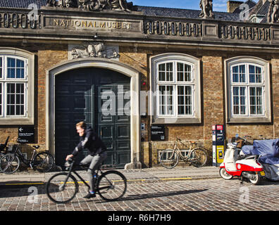 Il Museo Nazionale di Copenhagen, Danimarca, in Scandinavia. Il museo si trova nel Palazzo del Principe costruito nel 1743-44. Foto Stock