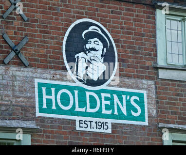 Holden per il logo di birra in un pub a parete, Staffordshire, England, Regno Unito Foto Stock